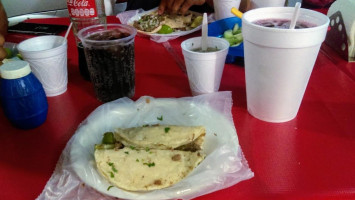 Tacos De Cabeza El Toño food