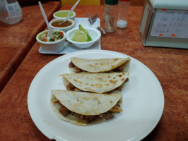 Tacos Y Tortas Towy food