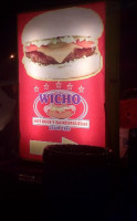 Wicho Hot Dogs Y Hamburguesas food