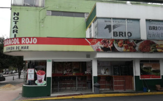 Caracol Rojo outside