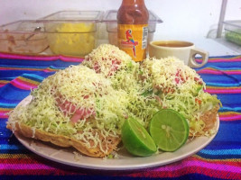 Cenaduria Las Cuquitas food