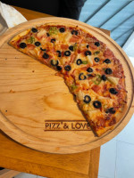 Pizz' And Love food