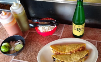 Quesadillas Estilo Mexico food