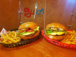 Gula Burger Acuña food