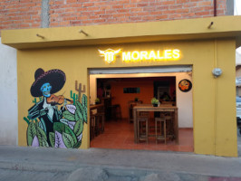 Botanas Morales inside