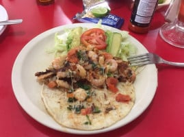 Mariscos El Calamar food