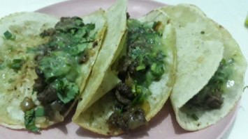 Los Tacos De Nina food