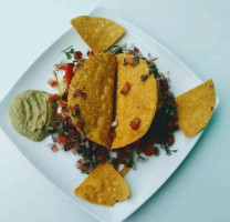 Lucho"s Burger Fast Food food