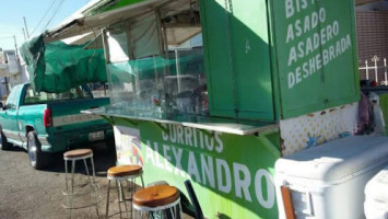 Burritos Alexandro Muela outside