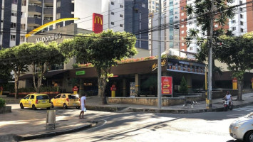 Mcdonald’s San Pio outside