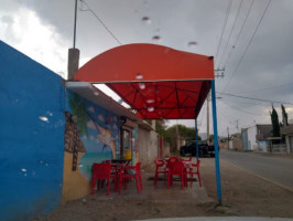 Mariscos Junior outside