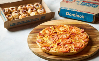 Domino's Pizza Caracoli food