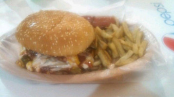 Hamburguesas Y Hot Dogs Bernie's food