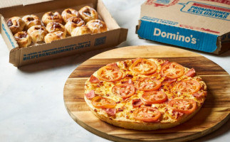 Domino's Pizza Caracoli food