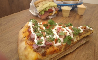 Bandido Burger Pizza Cabecera food