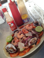 Mariscos El Arrecife food