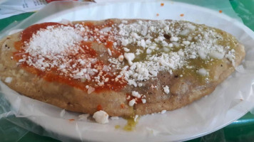 Huaraches El Par food