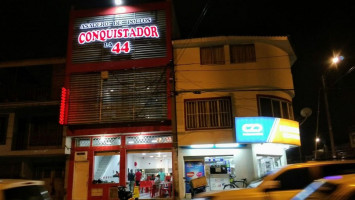 Conquistador La 44 outside