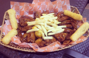 Santo Pecado Wings inside