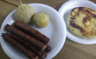 Cancha De Tejo Cinco Muros food