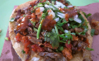 Taquería El Chino food