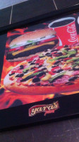 Yara's Pizza food