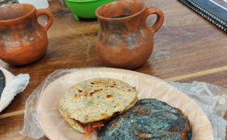 Gorditas El Arroyo De La Peña food