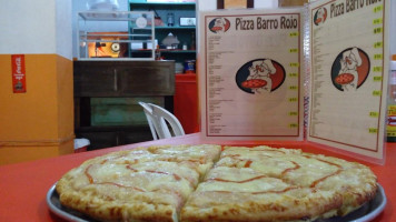 Pizza Barro Rojo food