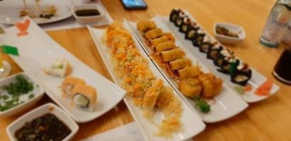 Sushi Itto Bosques food