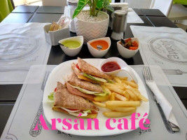 Arsán Café food