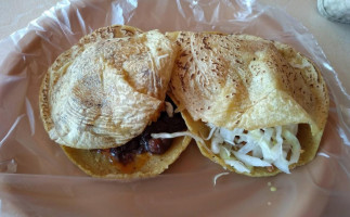 Tacos Y Gorditas Sixto 's food