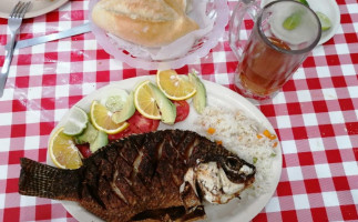 Mariscos El Puerto food