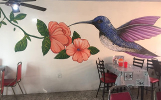 El Colibri inside