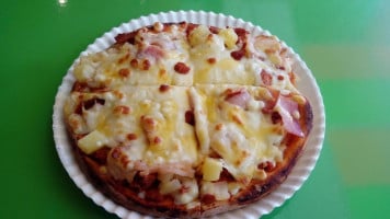 Brother's Pizza food