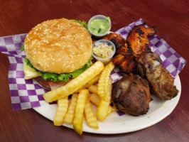 Vargas Burger´s food