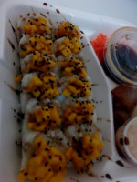 Sushi Pou food