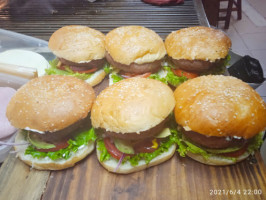 Hamburguesas El Fogón food