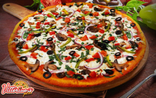 Vittorino's Pizza food