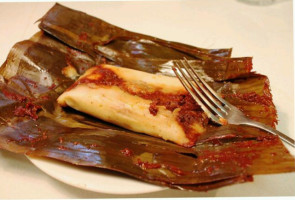 Los Tamales Y Algo Más food