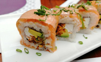 Sushi-itto food