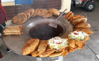 Comida Casera Sunny outside