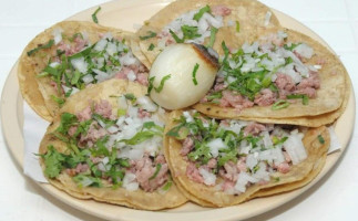 Taquería El Flamazo food