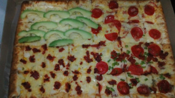 Vela's Pizzas food