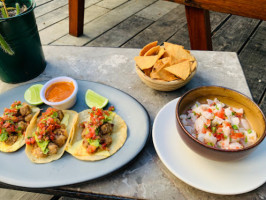 Naná Rooftop food