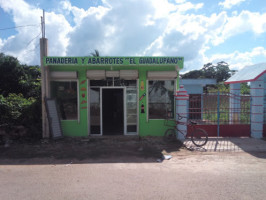 El Guadalupano outside