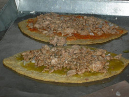 Los Huaraches De Quique food