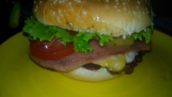 Hamburguesas Y Mas food