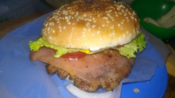 Hamburguesas Y Mas food