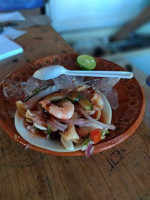 Mariscos El Bopes food