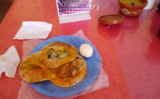 Gorditas Cinthya food